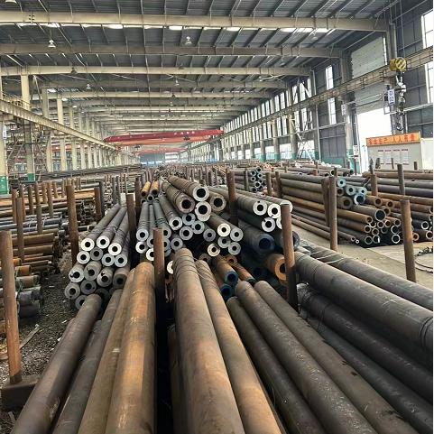無縫鋼管廠家  無（wú）縫鋼管（guǎn）現貨供應